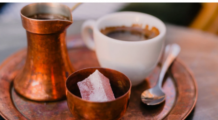 Ovo su 4 najgore stvari koje možete staviti u kafu – Prestanite da trujete svoje telo, umesto njih uradite ovo