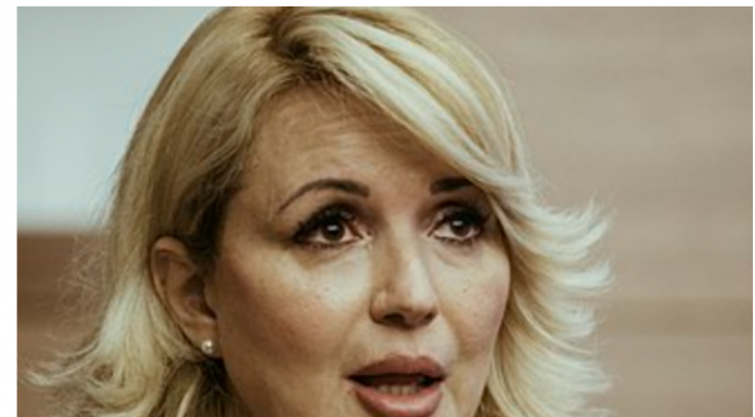 NIKO NE VERUJE DA JE OVO ONA: Isplivala fotka IZ MLADOSTI DARIJE KISIĆ – Crna duga kosa, tanke usne ni nalik današnjoj ženi