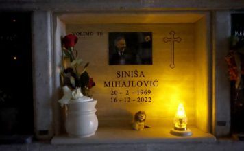 Brat Dražen objavio fotografiju, tuga neizreciva: Evo šta se desilo na grobu Siniše Mihajlovića