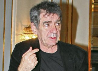 Reči upućene ocu bole: Sin Mikija Manojlovića ćuti, ali kad progovori, planine se tresu!