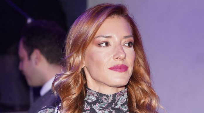 Troje dece i 43. godine života: Jovana Joksimović u kupaćem kostimu izgleda ovako (FOTO)