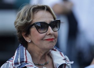 Stan u staroj zgradi, a nameštaj je priča za sebe: Evo u kakvim uslovima živi Ceca Bojković