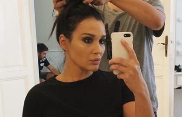 BILA JE SIMBOL LEPOTE, RODILA DETE OŽENJENOM BIZNISMENU! Zvali su je srpska HALE BERI, a sad pokazala u kakvom luksuzu živi