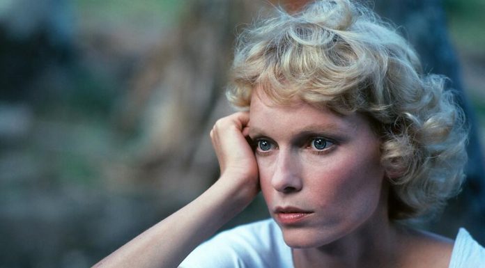 MIA JE SAHRANILA TROJE DECE I DOŽIVELA NAJVEĆI STRAH JEDNOG RODITELJA: Ovako je uspela da prihvati njihovu smrt