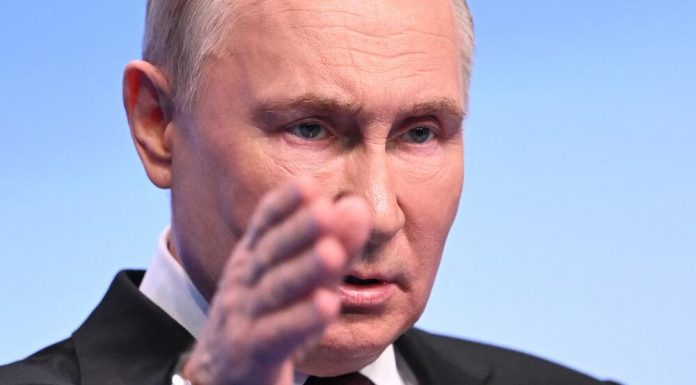 ONA JE JEDINA ŽENA KOJU JE PUTIN POKAZAO: Brak je trajao 30 god, a ovo je ljubavnica za koju kažu da mu tajno rađa decu