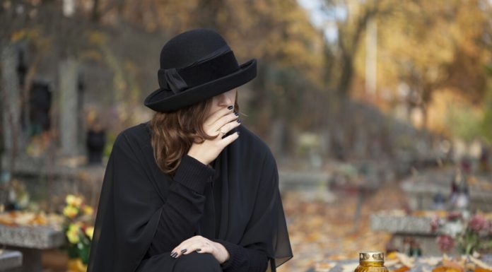 Srbi nisu ni svesni KARDINALNE GREŠKE, svaki put se OGREŠE O POKOJNIKE: EVO ŠTA TREBA URADITI ČIM SE DOĐE NA GROBLJE