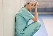 JEZIVO PRIZNANJE PACIJENTA NEDELJU DANA PRE SMRTI: Njegove reči će PROGONITI skamenjenu medicinsku sestru do kraja života