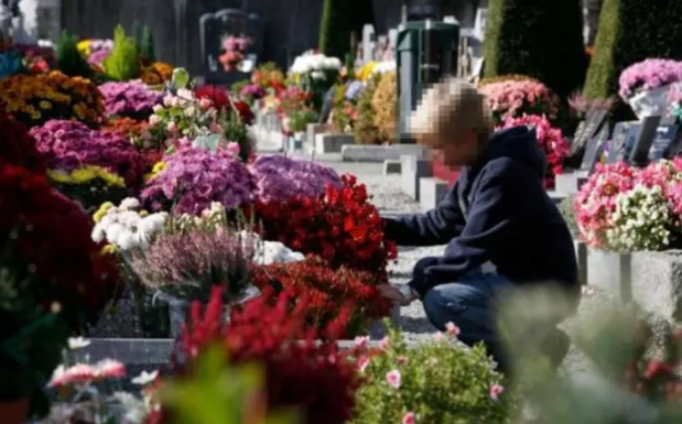 EVO KADA SE NI ZA ŽIVU GLAVU NE IDE NA GROBLJE: Veruje se da je mnogo OPASNO i da ćete navući veliku NESREĆU