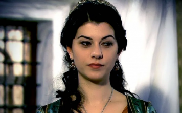 Ovo sigurno niste znali: POZNATA TURSKA GLUMICA JE JUGOSLOVENKA I TEČNO GOVORI SRPSKI – Izgleda kao bomba a druži se s našom ČUVENOM PEVAČICOM