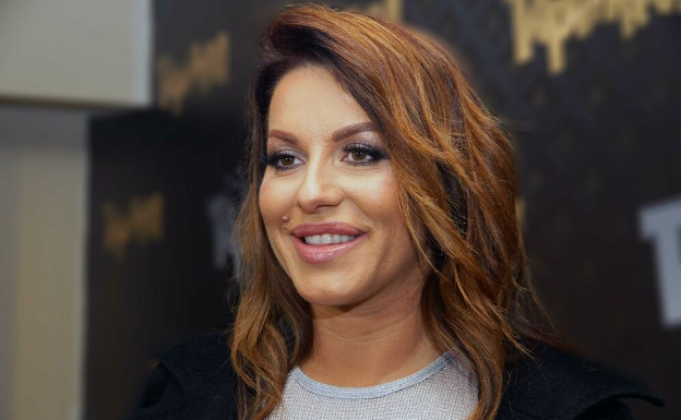 Otkrile sve o proslavama u njenoj kući i da li pevačica u prodavnici TRAŽI da ide PREKO REDA! KOMŠIJE SEKE ALEKSIĆ RAZVEZALE JEZIK