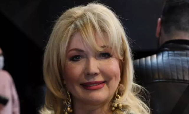 Isplivala fotka koja je sve frapirala: Lice Suzane Mančić na pragu osme decenije bez šminke dokazuje da se od GODINA NE MOŽE POBEĆI