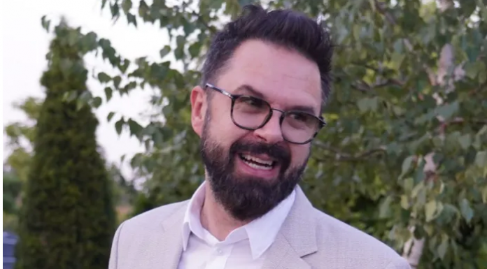 Od Petra Graša danas nema srećnijeg čoveka! Porodica slavi, fanovi još jednom čestitaju (FOTO)