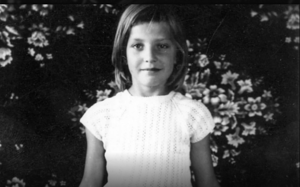 Pevala je Titu na uvce, izgubila je brata, muža, pa oca: Danas vedri i oblači estradnim nebom, znate li ko je ona?