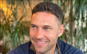 Ne krije koliko uživa: Duško zbrisao iz vile na Dedinju, OKO NJEGA NAJBOLJE RIBE (FOTO)