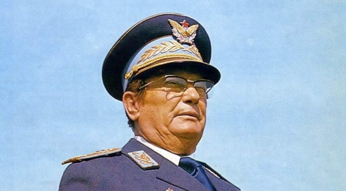 Kad je Maršal čuo taktove PRVE pesme uradio OVU STVAR: KULTNA GRUPA “BIJELO DUGME” SVIRALA TITU TAČNO 8 SEKUNDI