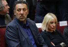 Oženjen je i ima četvoro dece, ali žene i dalje za njim lude: Ana Divac u zagrljaju slavnog bivšeg fudbalera!