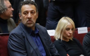 Oženjen je i ima četvoro dece, ali žene i dalje za njim lude: Ana Divac u zagrljaju slavnog bivšeg fudbalera!