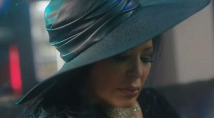 “Svekrva me nikad nije volela jer sam siromašna” – POZNATA FOLK ZVEZDA JE SA 19 OSTALA UDOVICA, PA ZAVRŠILA NA ULICI SA SINOM!