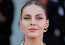 Da li verujete da majka Džejle Ramović izgleda ovako? – Rodila je tri ćerke, uskoro postaje baka, a izgleda kao devojka