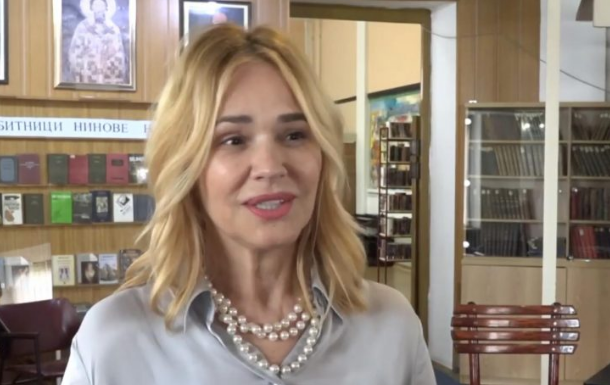 Molili je za recept jer kolač miriše do Limana: Olivera Balašević za posebne goste sprema kuglof od višanja