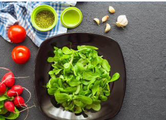 SVUDA RASTE, SVI JE ČUPAMO I BACAMO: Ova biljka nije korov, može da vas izliječi od glave do pete!