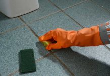 OČISTITE FUGE I PLOČICE PRIRODNOM METODOM: Iskusne domaćice otkrile trik, KAKO OVO RANIJE NISMO ZNALI?