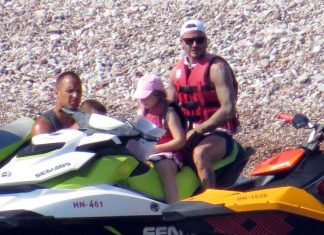 JAKO SU BOGATI A LJETUJU U CRNOJ GORI: Ova porodica živi u penthausu od 20 miliona!