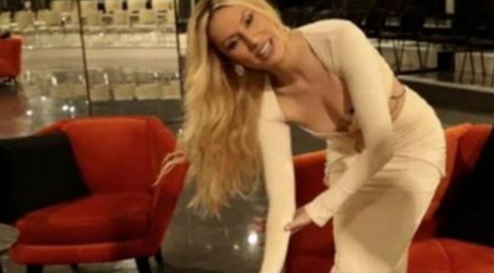 Svi gledaju u NEVERICI, da li je realno da OVO MOŽE DA URADI? RADA MANOJLOVIĆ POKAZALA NESVAKIDAŠNJI TALENAT! (FOTO)