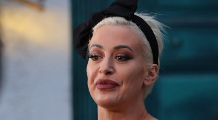 Pre svih plastičnih operacija: Ovako je Dušica Jakovljević izgledala na maturi, ni majka je ne bi prepoznala