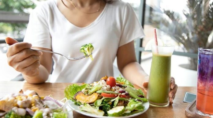 Voće i ovsene kaše ne dolaze u obzir: Nutricionistkinja tvrdi da je ovo je najzdraviji doručak za sve