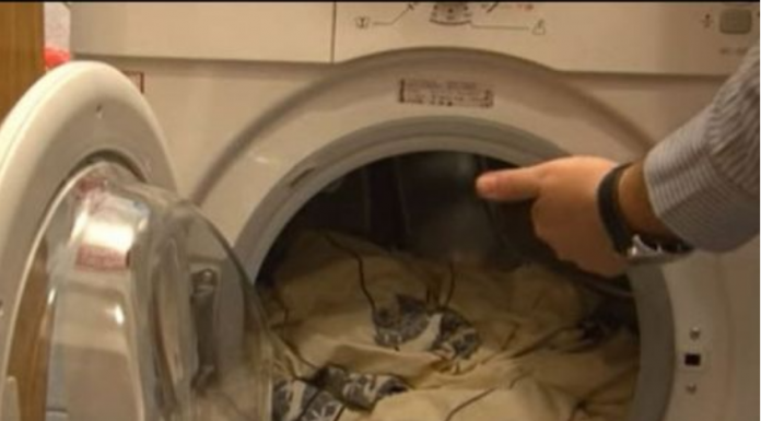 Stavite jednu čašicu I MIRISAĆE kao u PARFIMERIJI: OVA TEČNOST ELIMINŠE SVE NEPRIJATNE MIRISE IZ VAŠE VEŠ MAŠINE