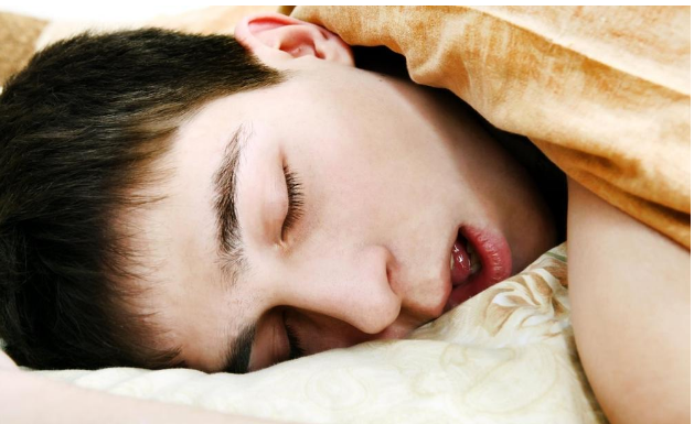 DOK SPAVATE IZBACUJETE PLJUVAČKU NA JASTUK? Nije slučajno: Evo šta je u pitanju, otkriven razlog