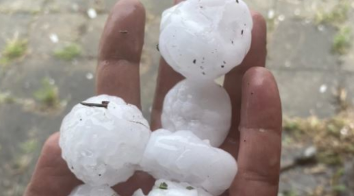 Nevreme uskoro stiže: U 4 dela Srbije najkritičnije! – OBLACI DONOSE GRAD VELIČINE ORAHA!