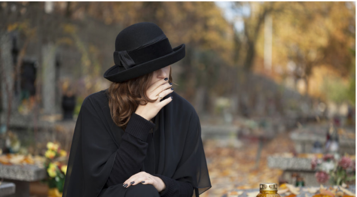 EVO KADA SE NI ZA ŽIVU GLAVU NE IDE NA GROBLJE: Veruje se da je mnogo OPASNO i da ćete navući veliku NESREĆU