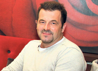 Mnogi kažu da je zgodna i veoma je uspešna žena, SVI JE DOBRO ZNATE: SAŠA MILOŠEVIĆ MARE JE U BRAKU SA 14 GODINA MLAĐOM PEVAČICOM (FOTO)