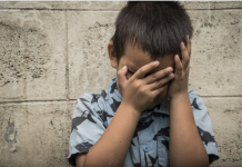 Čim se rodio majka ga je bacila u smeće: Uzeo ga je čovek iz gradske čistoće, posle 12 godina je shvatio šta je uradio