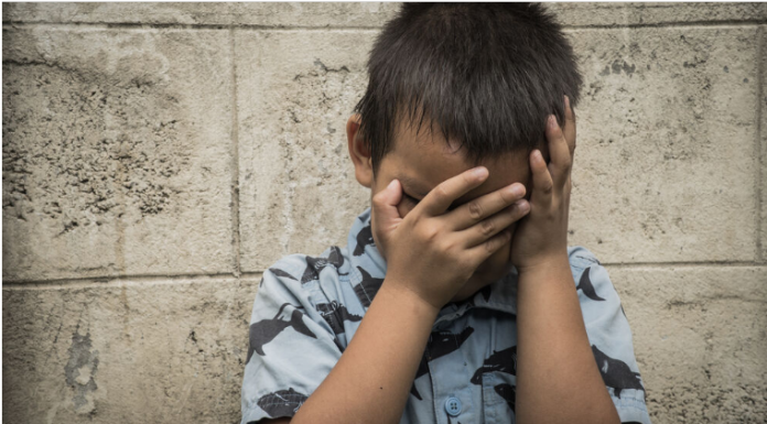 Čim se rodio majka ga je bacila u smeće: Uzeo ga je čovek iz gradske čistoće, posle 12 godina je shvatio šta je uradio