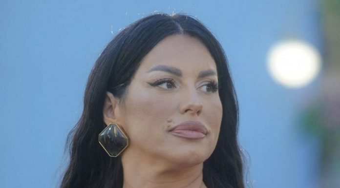 Da li biste ih obule? Seka platila sandale 21.000 dinara, a neke žene ne bi ih nosile ni da su džabe