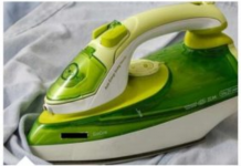 Očistite peglu bez muke i oštećenja: Neće se više lijepiti i uništavati vašu odjeću