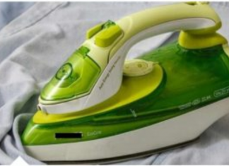 Očistite peglu bez muke i oštećenja: Neće se više lijepiti i uništavati vašu odjeću