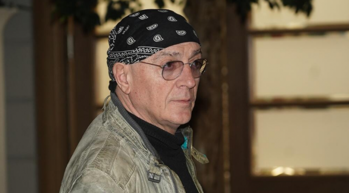 Jedva punoletnu Maju je zaprosio pred 500 ljudi, ni ime joj nije znao: Oliver Mandić je najgore uvrede dobio od tašte