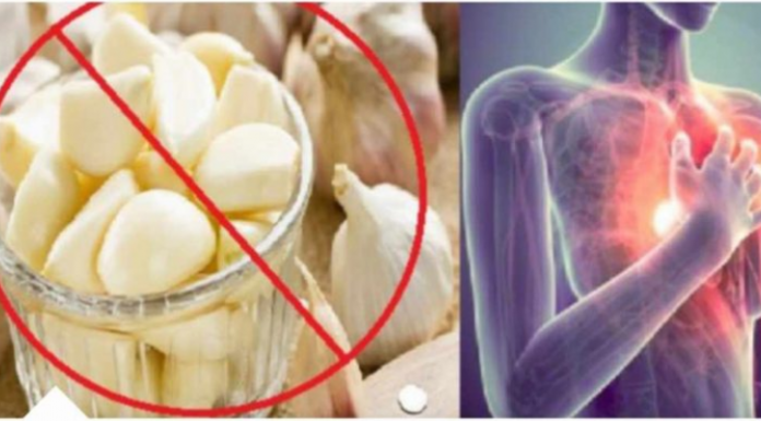 Bijeli luk je mnogo zdrav, ali se ne preporučuje baš u svim stanjima: Evo kada vam može naškoditi