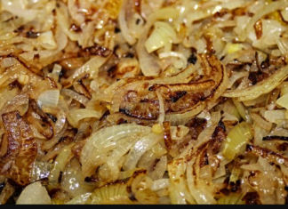 Zašto bismo češće jeli pečeni luk? Započnite DANAS jer čak ni sirovo ne može ovo!