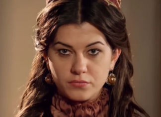 OVA POZNATA TURSKA GLUMICA JE JUGOSLOVENKA I TEČNO GOVORI SRPSKI: Živa je vatra u 43-oj, druži se s našom ČUVENOM PEVAČICOM