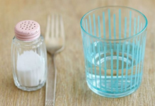 Čišćenje debelog crijeva slanom vodom: Izbacite sve otrove nakon zatvora i to u roku od 30 minuta!