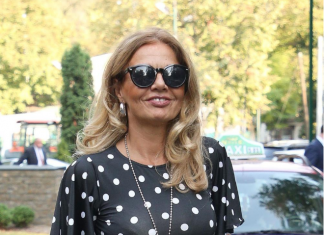 Sandale Mirjane Bobić Mojsilović koštaju 1.700 dinara, sama ih napravila,svi je pitaju: “Ženo, šta ti je to na nogama?” (FOTO)