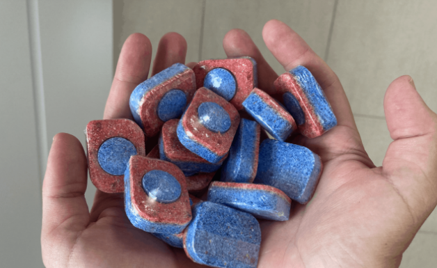 OVO VAM NE POKAZUJU U REKLAMI ZA OVE TABLETE: Čak i najjeftiniji može da uradi ovu nevjerovatnu stvar, domaćice su je slučajno smislile!