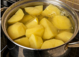 U vodu u kojoj kuhate krompir uvijek dodajte 1 sastojak: BRŽE ĆE BITI GOTOV I NEĆE SE RASPASTI