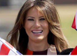 Melanija Tramp u bikiniju je kao boginja, ima 54 a zgodnija od duplo mlađih cura: Kune se u 1 vežbu za savršene obline