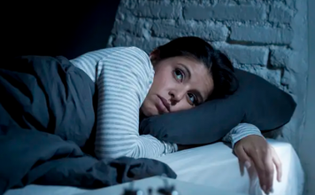 OVO BI TREBALI ZNATI SVI KOJI NOĆU NE MOGU SPAVATI: Morate probati što ovaj trik može učiniti – 2 minute i spavate!